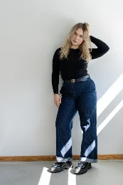 Selina on socials